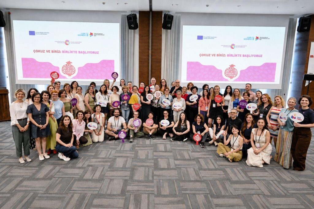 UN Women ve Avrupa Birliği desteğiyle düzenlenen Toplumsal Cinsiyet Eşitliği için Güçlü Sivil Alan Projesi “Çokuz ve Biriz: Birlikte Başlıyoruz” buluşmasının katılımcıları